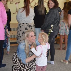 OSLAVA DNE MAMINEK U PEJSKŮ