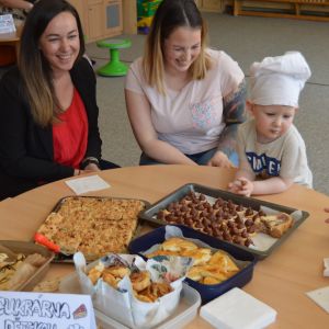 OSLAVA DNE MAMINEK U PEJSKŮ