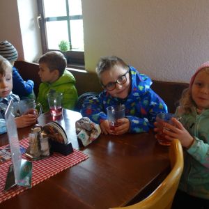 KOČIČKY_výlet ,,Poznáváme podzimní les,,