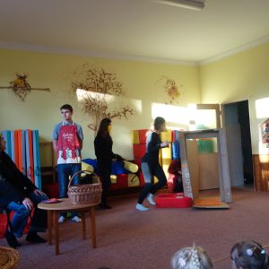 Divadlo v MŠ_Sněhurka, Zlatovláska