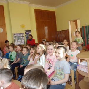 Divadlo s pohádkou,,O třech prasátkách,,