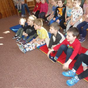 Divadlo s pohádkou,,O třech prasátkách,,