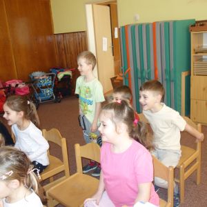 Divadlo s pohádkou,,O třech prasátkách,,