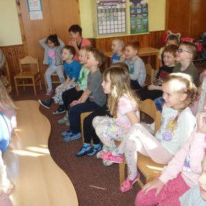 Divadlo s pohádkou,,O třech prasátkách,,