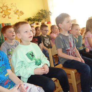 Divadlo s pohádkou,,O třech prasátkách,,