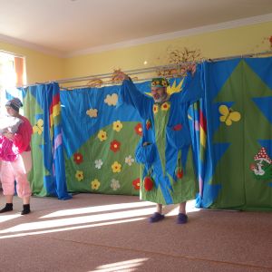 Divadlo s pohádkou,,O třech prasátkách,,