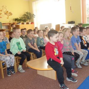 Divadlo s pohádkou,,O třech prasátkách,,