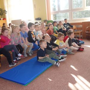 Divadlo s pohádkou,,O třech prasátkách,,