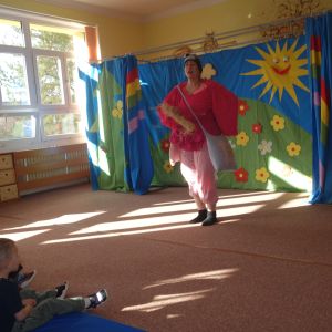 Divadlo s pohádkou,,O třech prasátkách,,