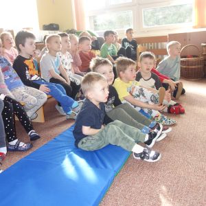 Divadlo s pohádkou,,O třech prasátkách,,