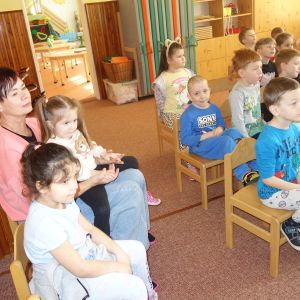 Divadlo s pohádkou,,O třech prasátkách,,