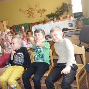 Divadlo s pohádkou,,O třech prasátkách,,