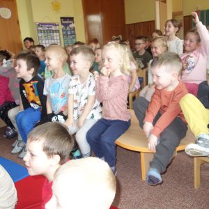 Divadlo s pohádkou,,O třech prasátkách,,