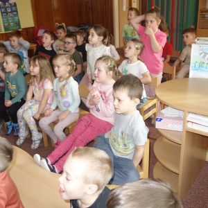 Divadlo s pohádkou,,O třech prasátkách,,