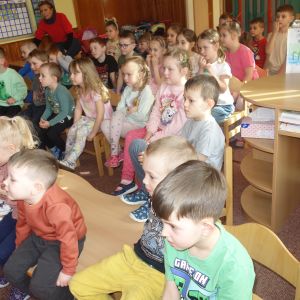 Divadlo s pohádkou,,O třech prasátkách,,