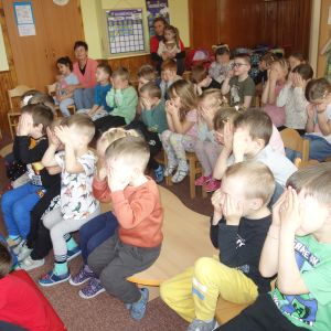 Divadlo s pohádkou,,O třech prasátkách,,