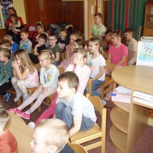 Divadlo s pohádkou,,O třech prasátkách,,